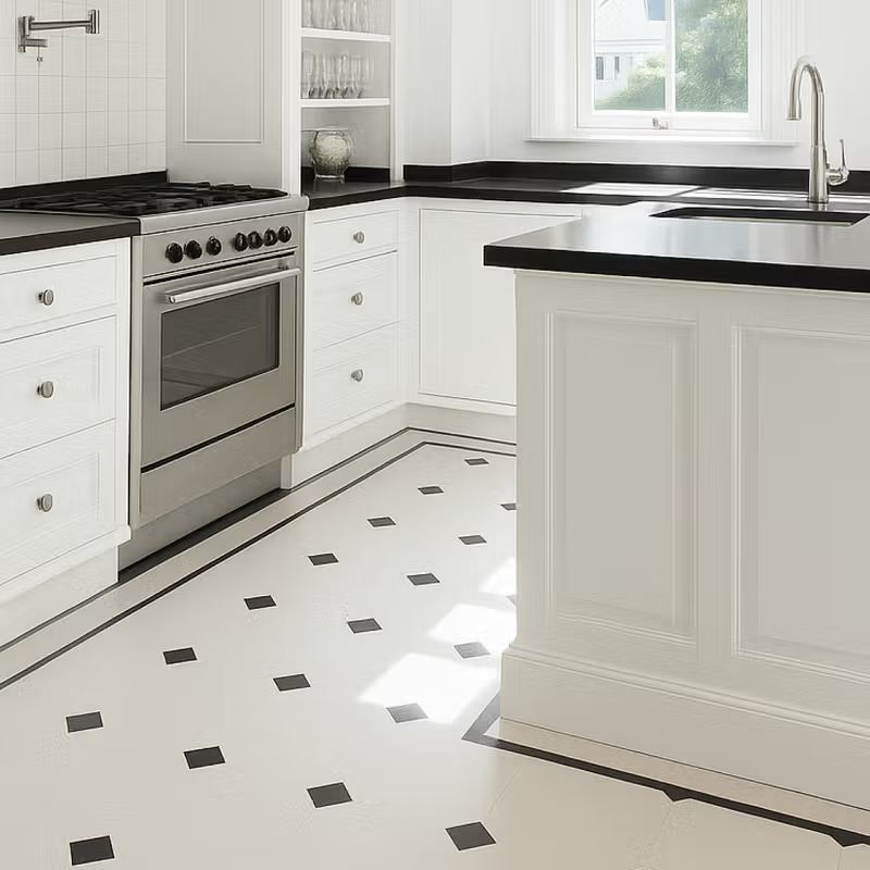 Cocina con piso de mosaico blanco con tacos negros